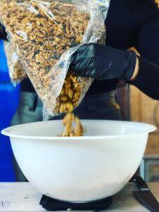 Bakken van PEP's gezonde granola